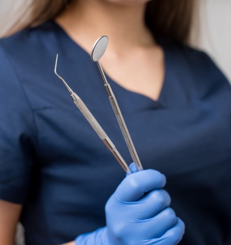 Dra. Alejandra Valdez Orozco - <strong>Precio de consulta de Eliminación de caries y colocación de resina en CDMX</strong>